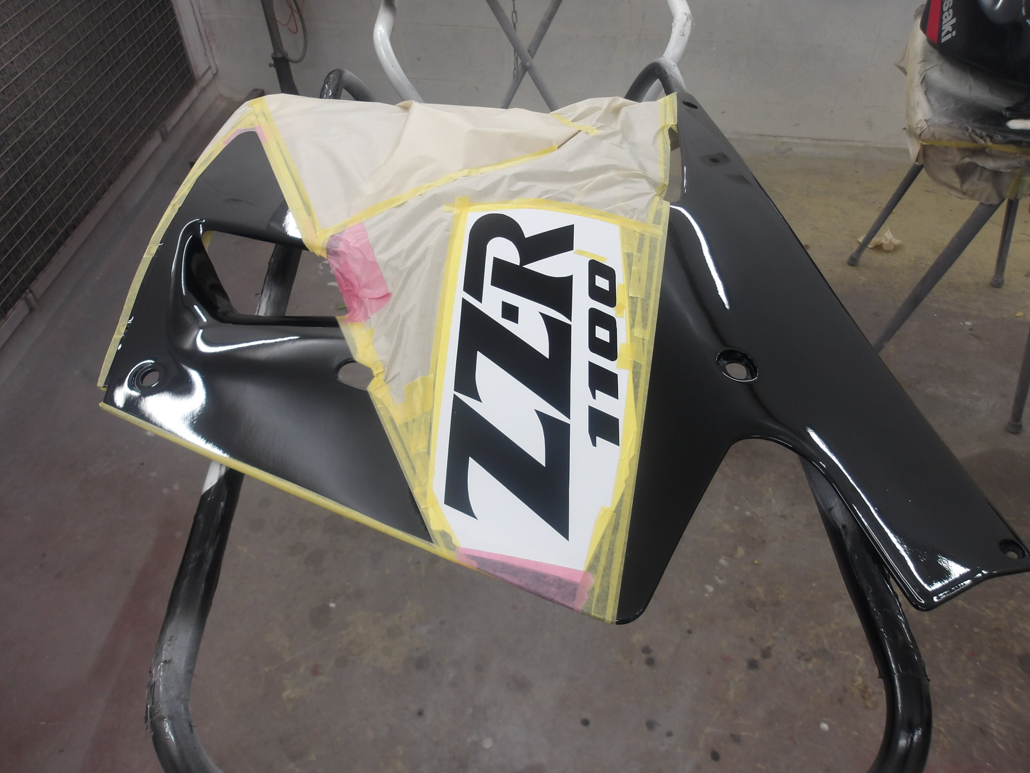 ZZR1100の修理依頼 7 ペイント③: レストアくんのブログ