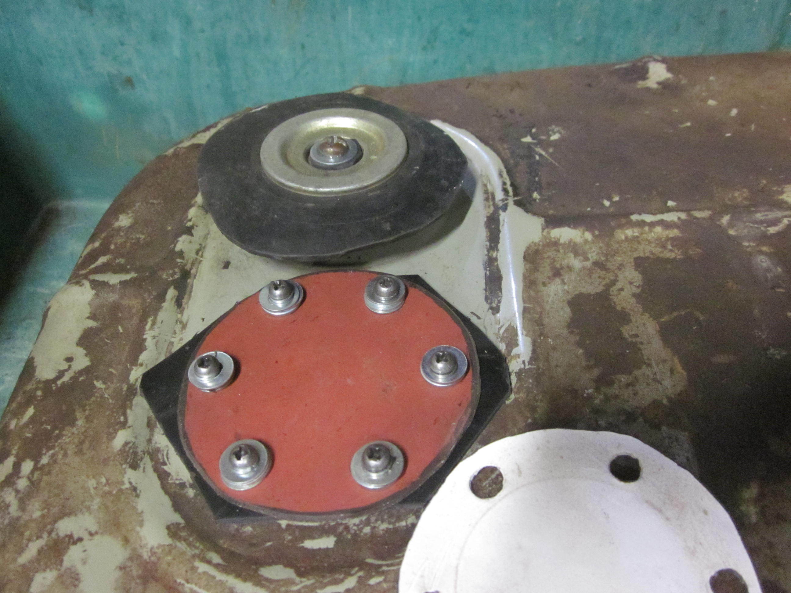 ラビット S301B 内部OKガソリンタンク【D】 377 ラビットスクーターレストアっぽいこと！(9)タンク取外し | アシバー