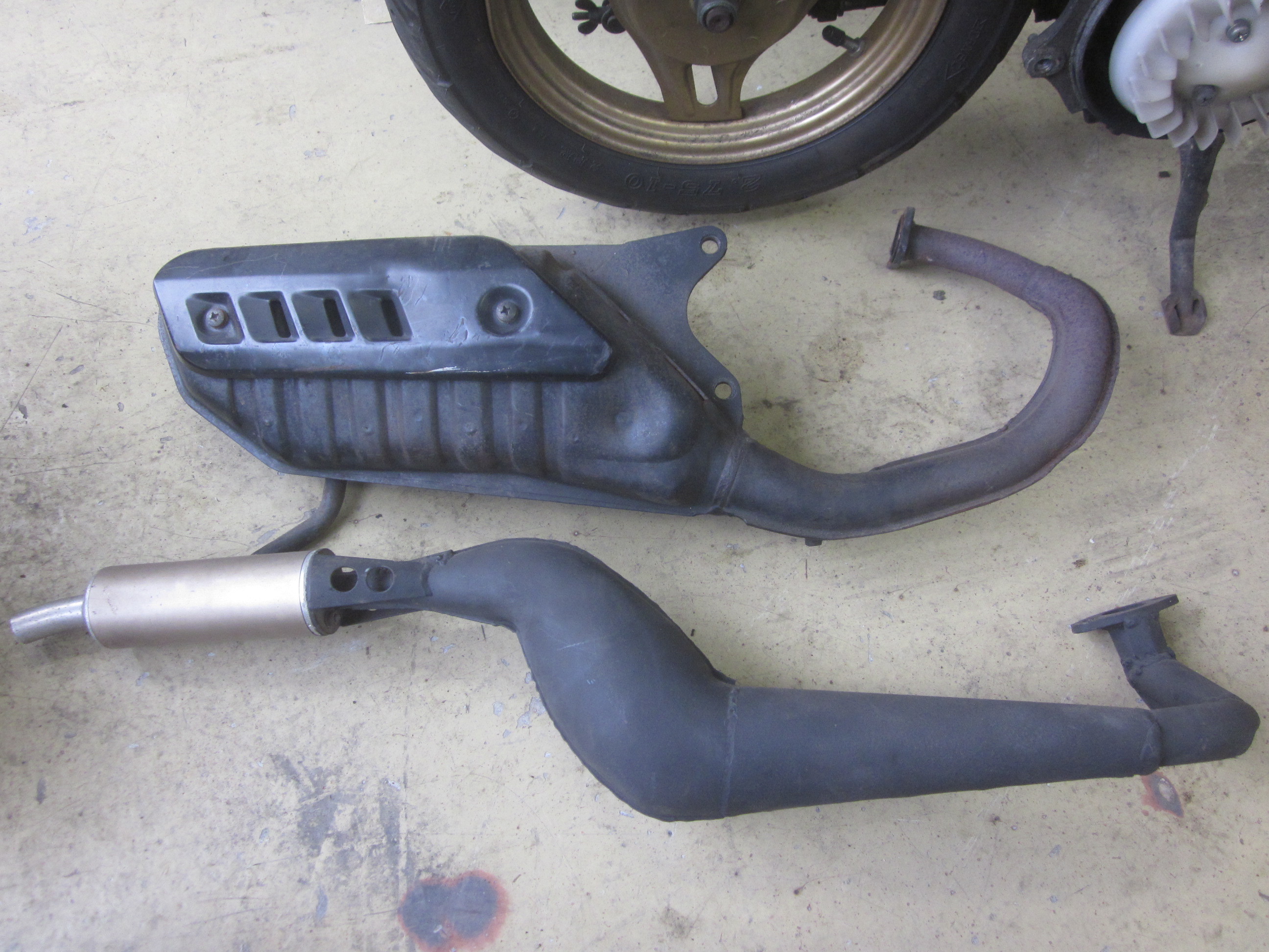 当時物　チャンバー　イノウエ？　ハリケーン？　加工前提 チャンプの整備 4 チャンバーの加工: レストアくんのブログ